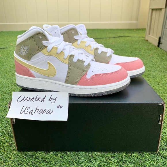 Nike Air Jordan 1 mid GS White pastel shoes - Picture 3 of 4